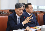 경찰청장, 계엄 발표 3시간 전 안가에서 윤석열 대통령 회동
