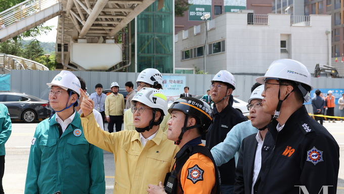 공사장 천공기 전도사고 현장 찾은 김동연, “신속한 정밀안전점검.