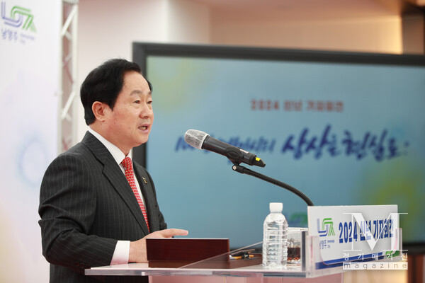 주광덕 남양주시장 신년 기자회견 열고, 2024년 역점 사업 추진 설명하고 있다.(사진=남양주시 제공)