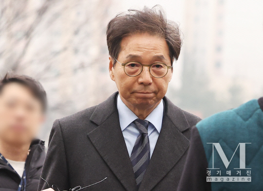 수백억원대 임금 및 퇴직금을 체불한 혐의로 구속영장이 청구된 박영우 대유위니아 회장이 19일 오전 경기도 성남시 수원지방법원 성남지원에서 열린 구속 전 피의자 심문(영장실질심사)에 출석하고 있다.(사진=연합뉴스 제공)
