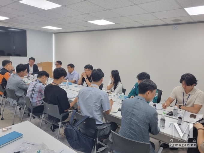 화성시, 공장 화재사고 예방 제도개선 방안 논의 모습(사진=화성시 제공)