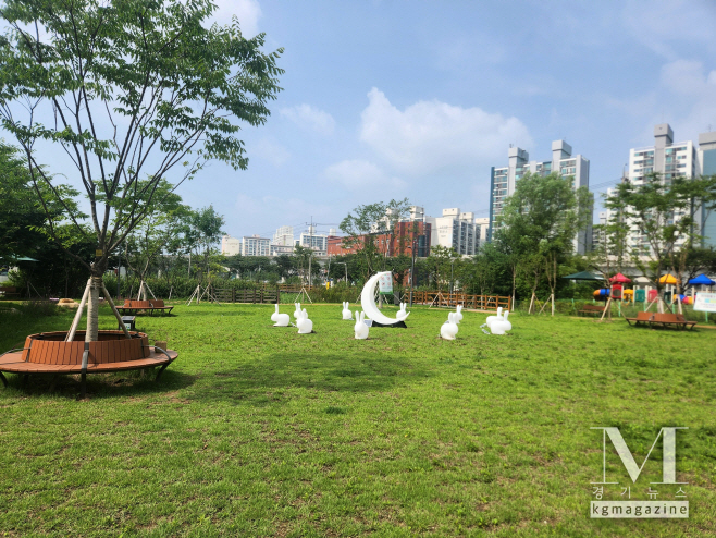 용인시, 환경부 공터에 도심 친환경 힐링 쉼터 조성( 사진=인구 유방동 234-2번지 일대 8184 규모로 조성된 '유방동 도시숲' 전경/용인시/제공)