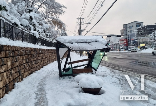 무너진 안산 공장 가설 건축물(사진=경기도소방재난본부 제공)