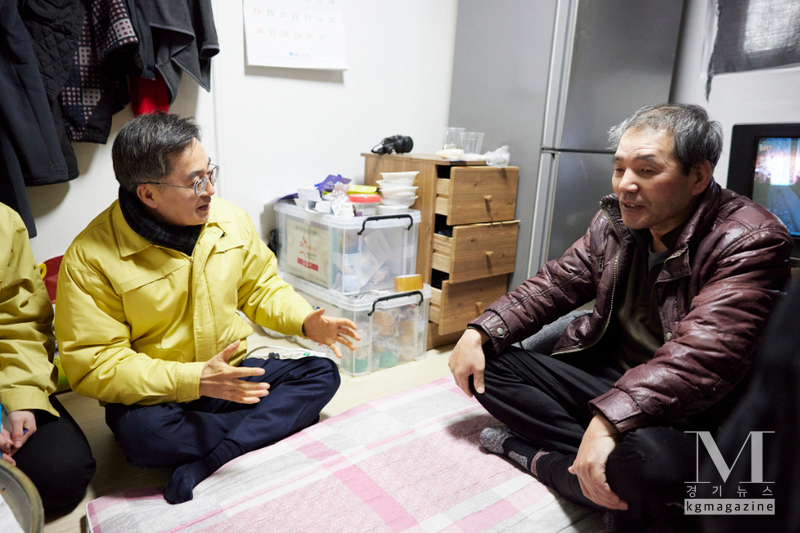 김동연 도지사, 한파에 쪽방촌 찾아 “신속히 난방비 지원할 것.을 약속했다.(사진=경기도청 제공)