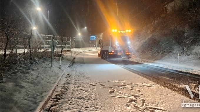 경기도, 올겨울 첫 강설에 오후 6시 비상 1단계 가동…대설 총력 대응