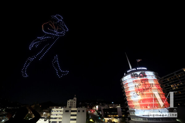 Johnnie Walker lights up the skyline of Los Angeles with large scale animations to celebrate music’s biggest weekend.